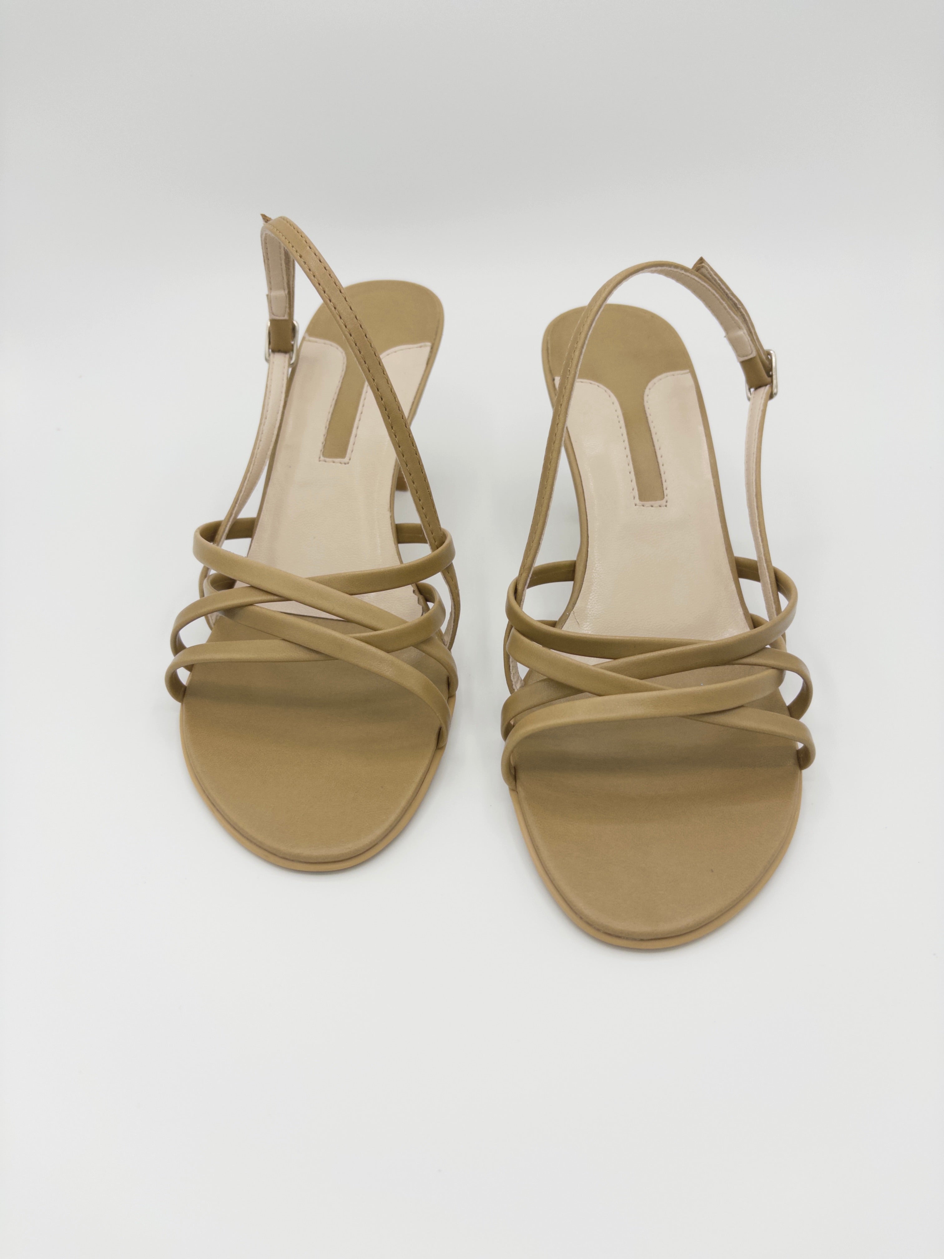 DSC_303 — Sandalia beige